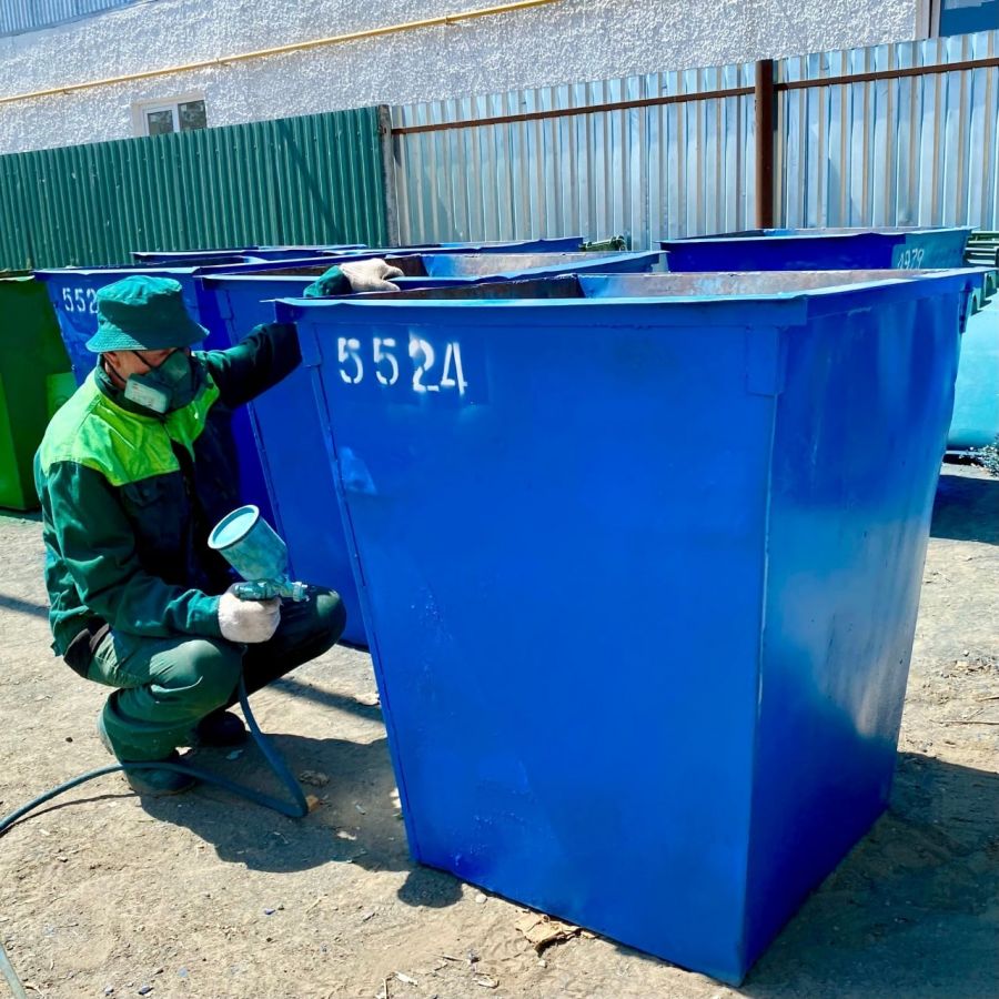 В Астраханской области отремонтировали более 700 мусорных контейнеров
