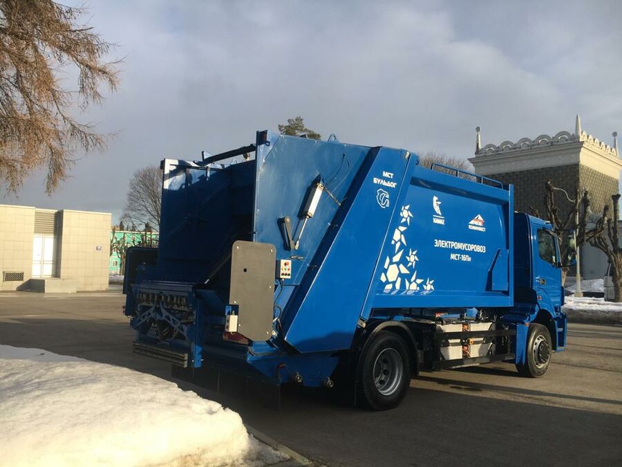 Компания «Коминвест-АКМТ» создала новую линейку мусоровозов